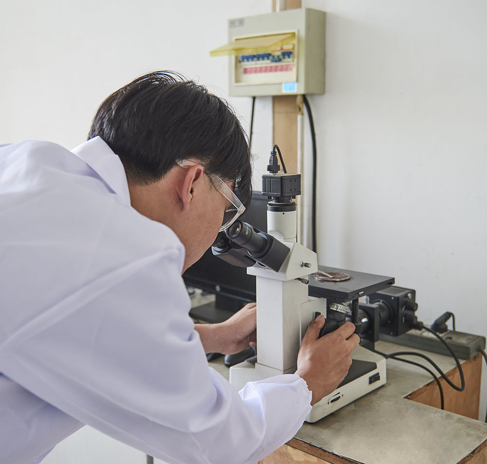 Which company do we usually refer to when we say Kevlar valves? 