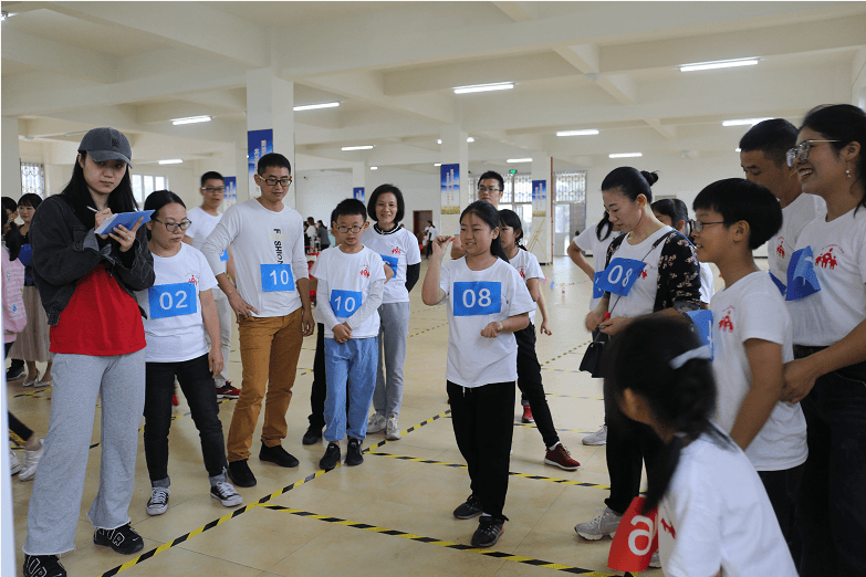 Kaiwei Xi Valve Group undertook Oubei Street Party Building Alliance parent-child sports meeting was held